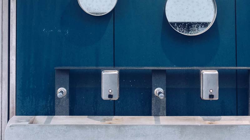 blog-brush_teeth_in_public